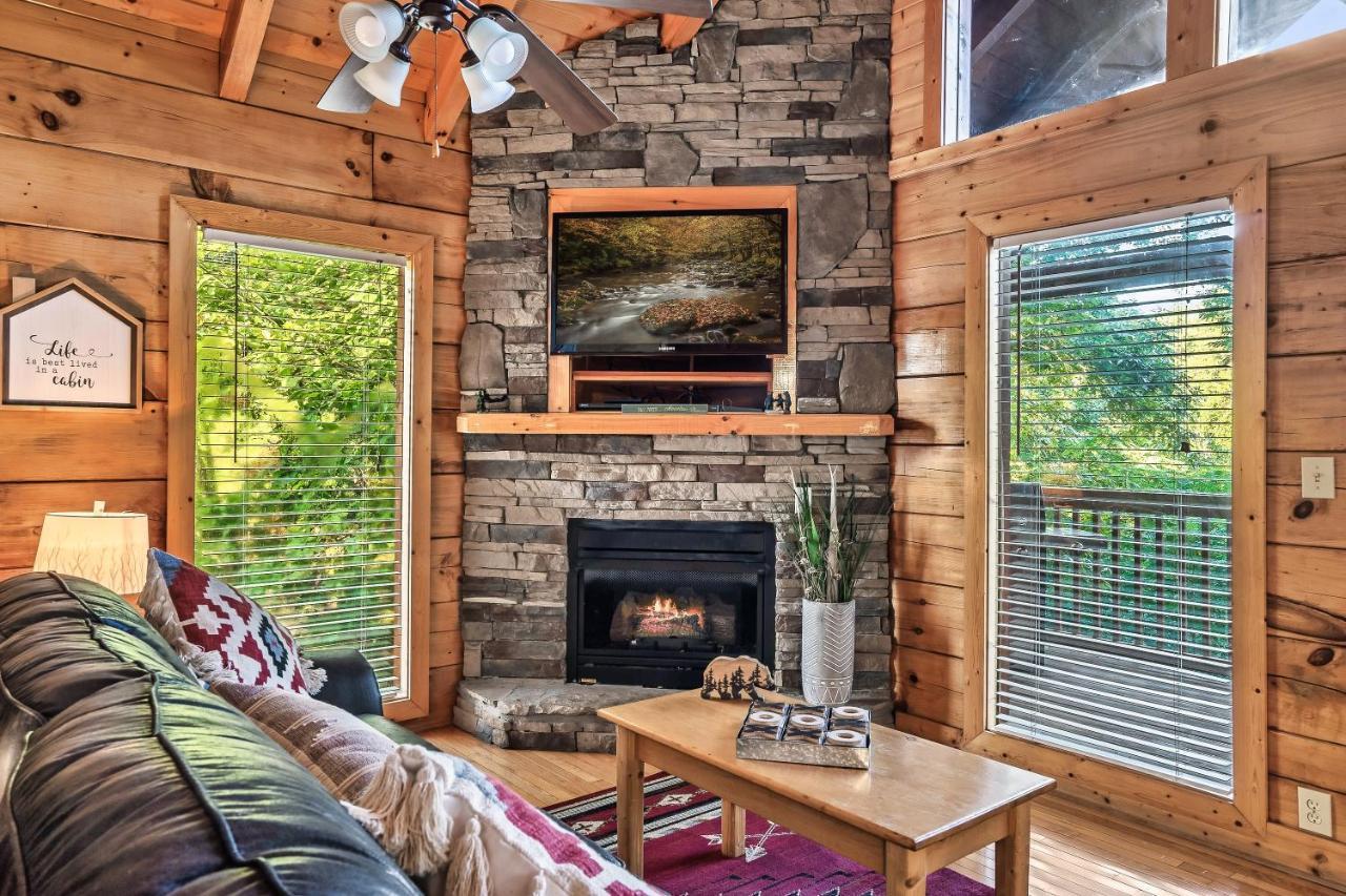 Cozy Log Cabin!! In Heart Of Pf & Close To The Smokies 鸽子谷 外观 照片